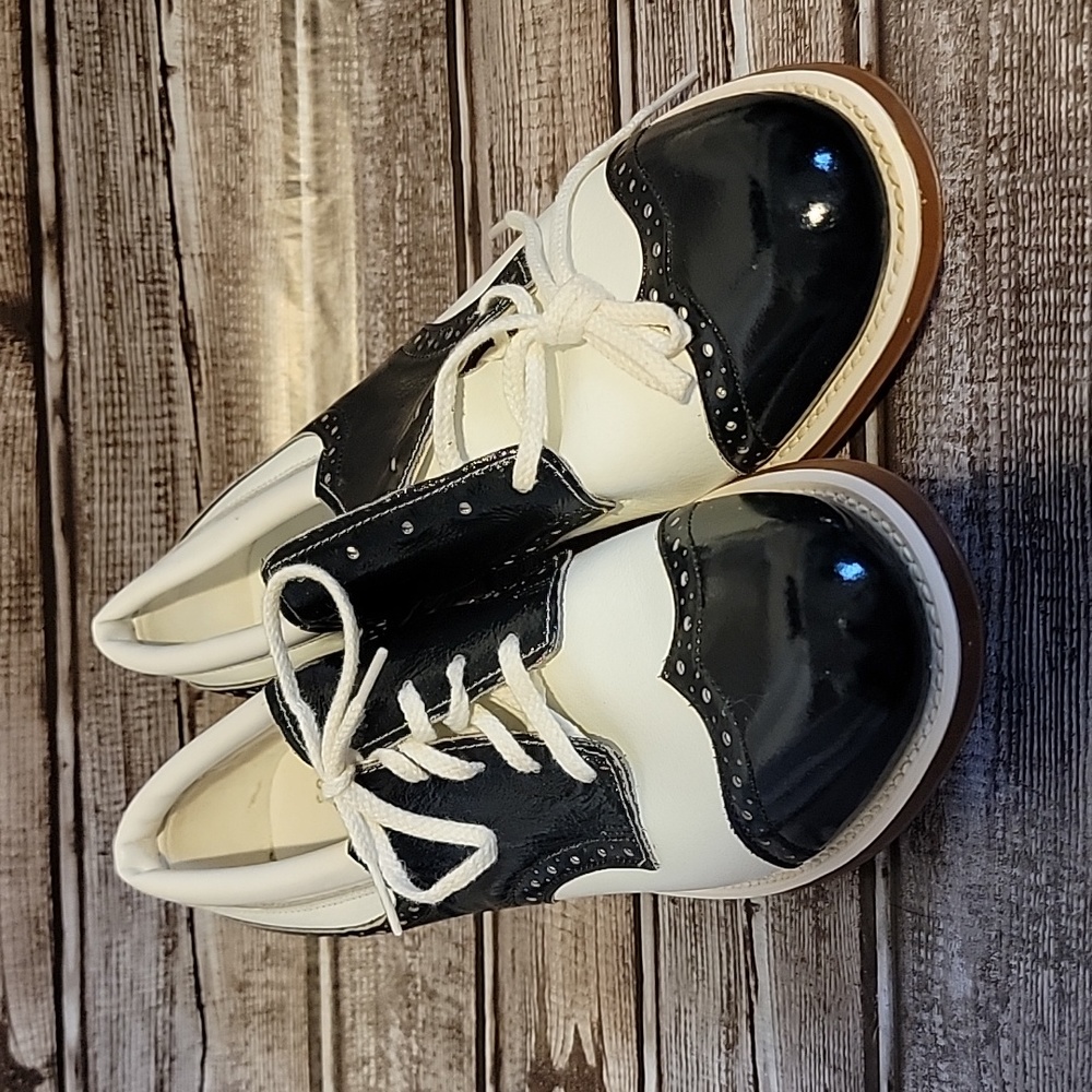 Hitchhikers vintage golf shoes